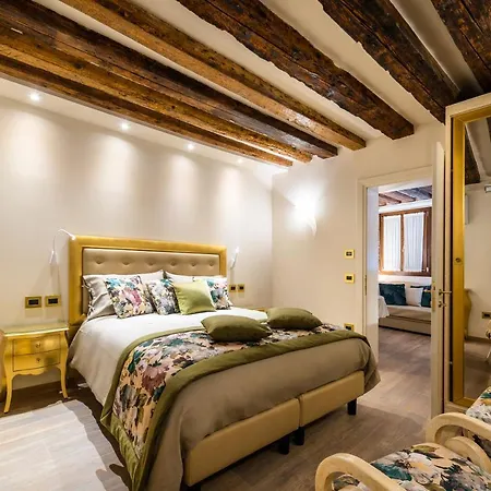 Nike Lägenhet Venedig